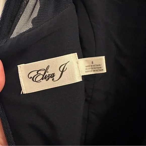 Navy blue formal long dress. Perfect for black tie fall or winter wedding size 8 - Picture 4 of 5